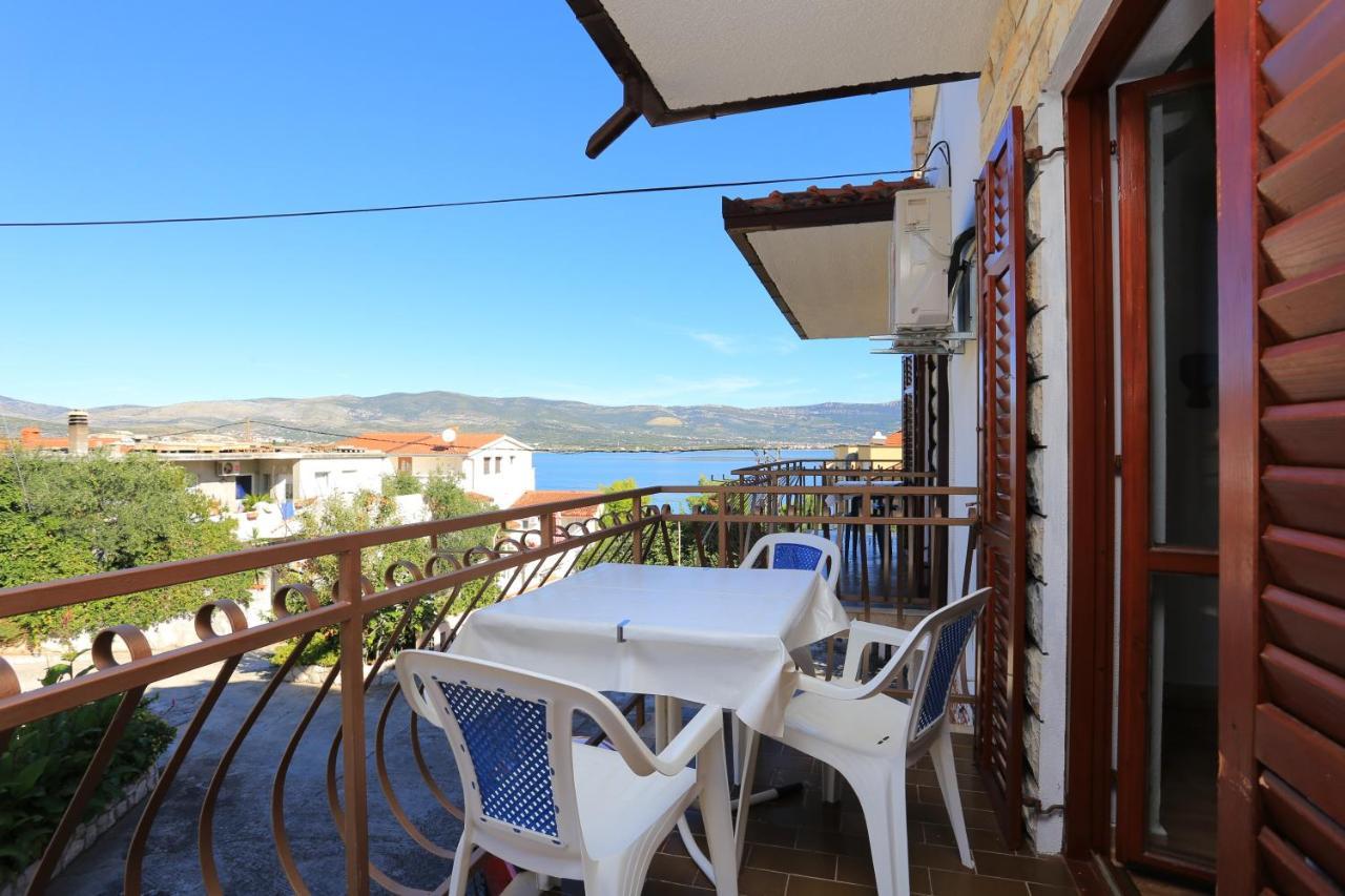 Apartments By The Sea Arbanija, Ciovo - 17332 Trogir Exterior foto